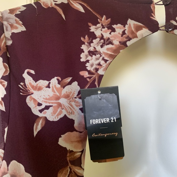 Elegant Floral Chiffon Dress - Picture 4 of 5